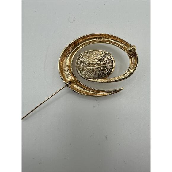 Monet Pearl Gold Brooch Vintage holiday elegant special occasion chic J-01-17 - Picture 9 of 11